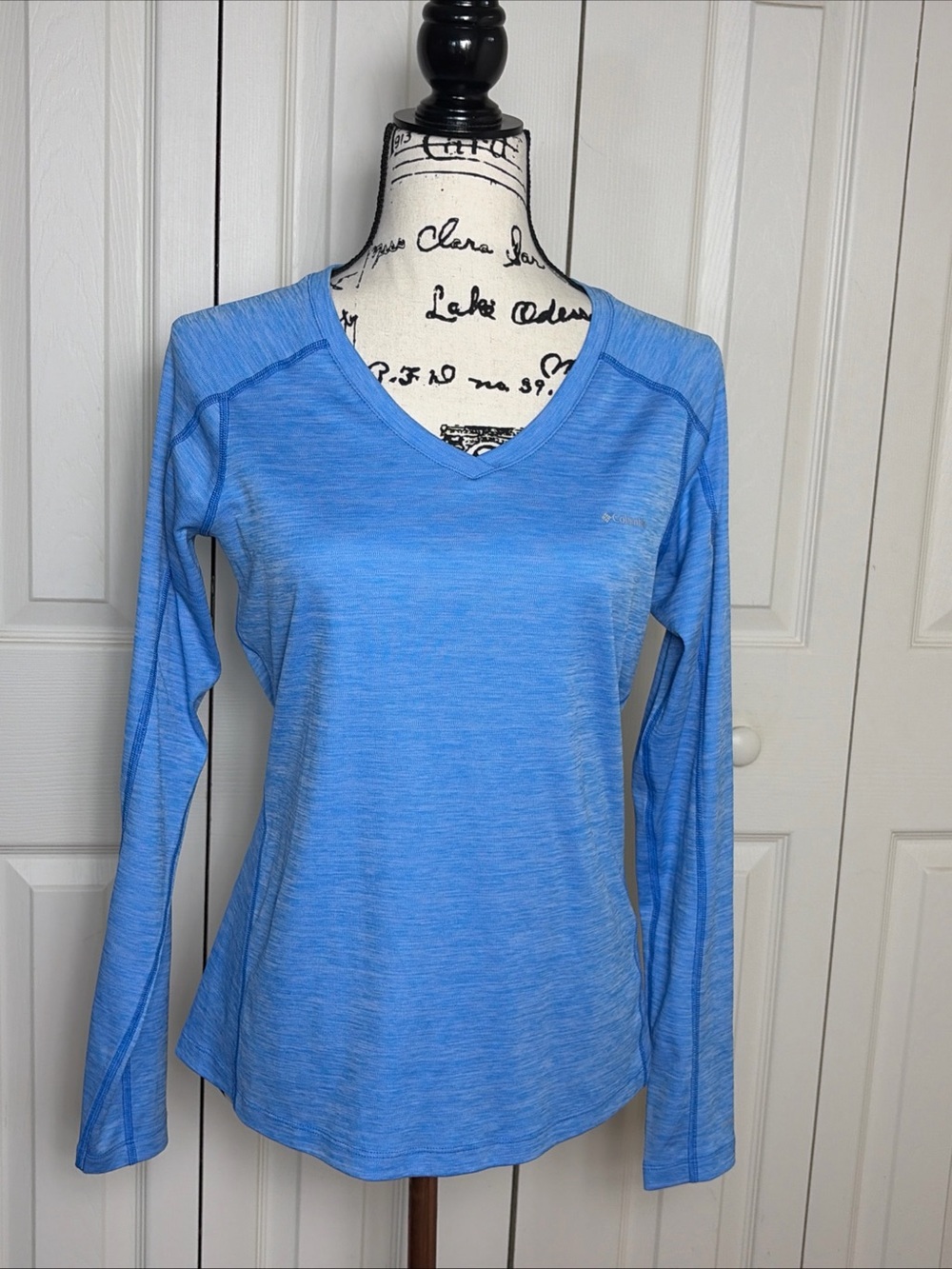 Columbia Omni-Freeze Zero Womens Medium Blue Cooling V Neck Pullover Shirt